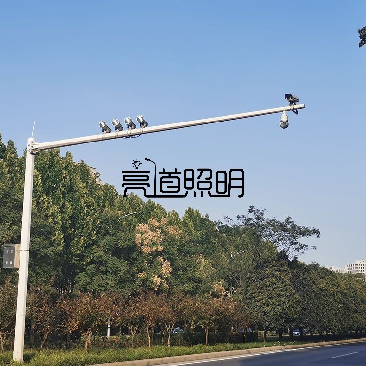 红绿灯交通信号灯杆监控立杆