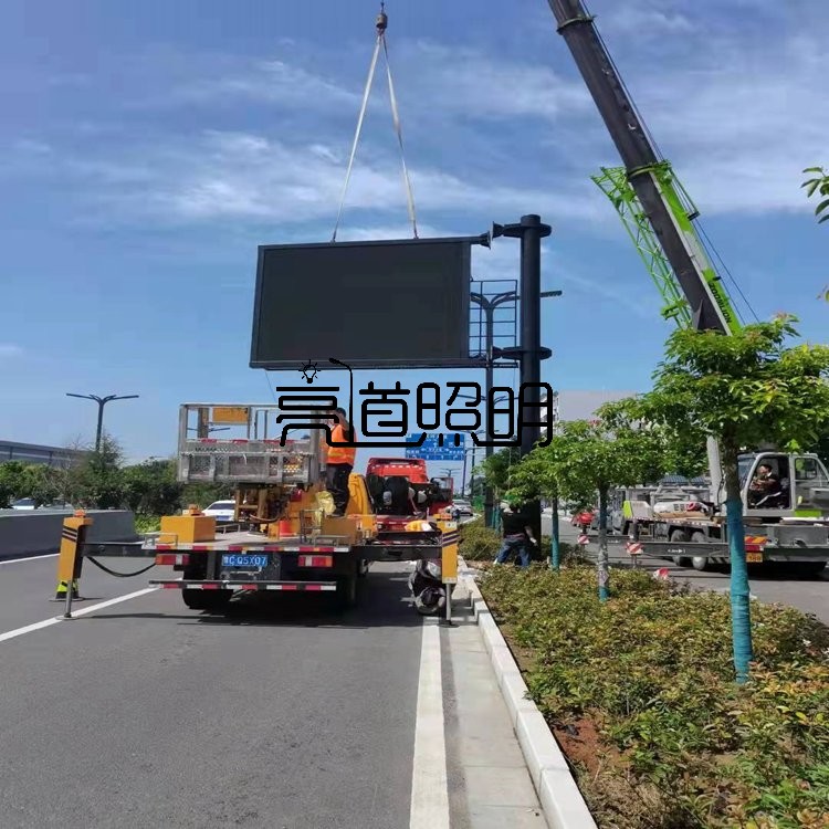 电子诱导屏标志牌立杆